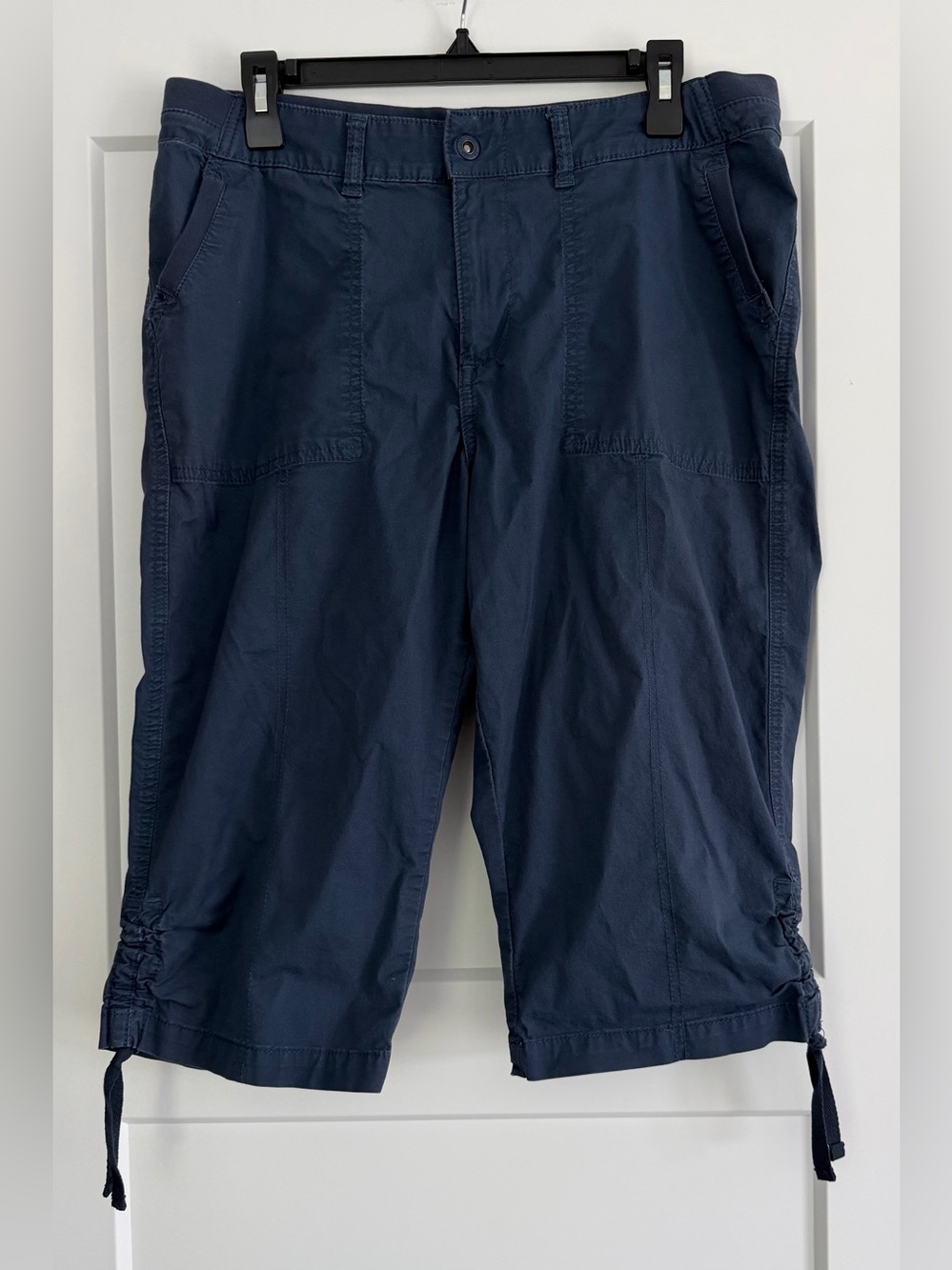 Lee Women’s Relaxed Fit Mid Rise Slate Blue Capris with Ruched Hem, Size 14